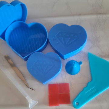 DP Heart Shape Tray 11 pcs 